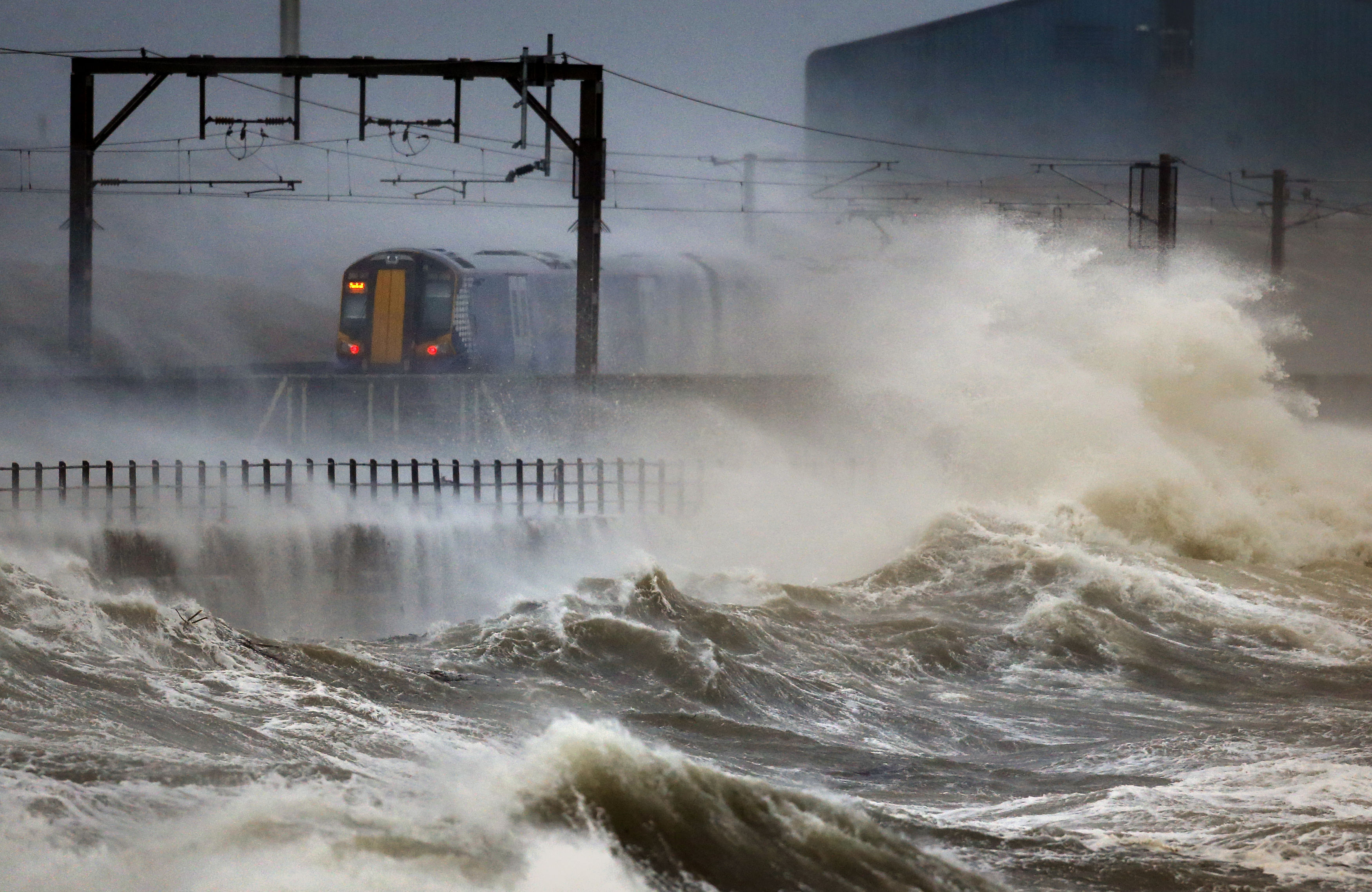 Британский шторм. Наводнение ветровые Нагоны. Цунаминогенные наводнения. Штормовой нагон воды. Ветровой нагон воды.